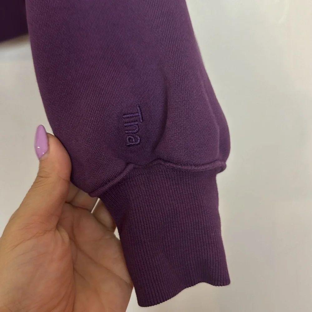 Aritzia TNA Cozy AF Fleece Perfect Shrunken Cropped Hoodie in Plum Purple - Picture 5 of 12